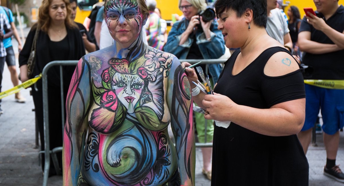 NSFW Photos: 100 Totally Naked People Got Painted In 