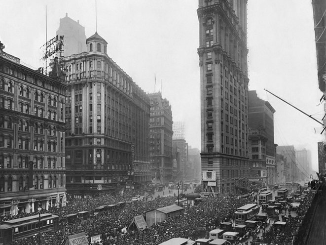 How New Yorkers Celebrated New Years Eve 100 Years Ago