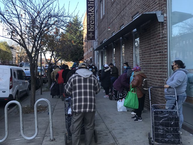A line outside of Bread & Life