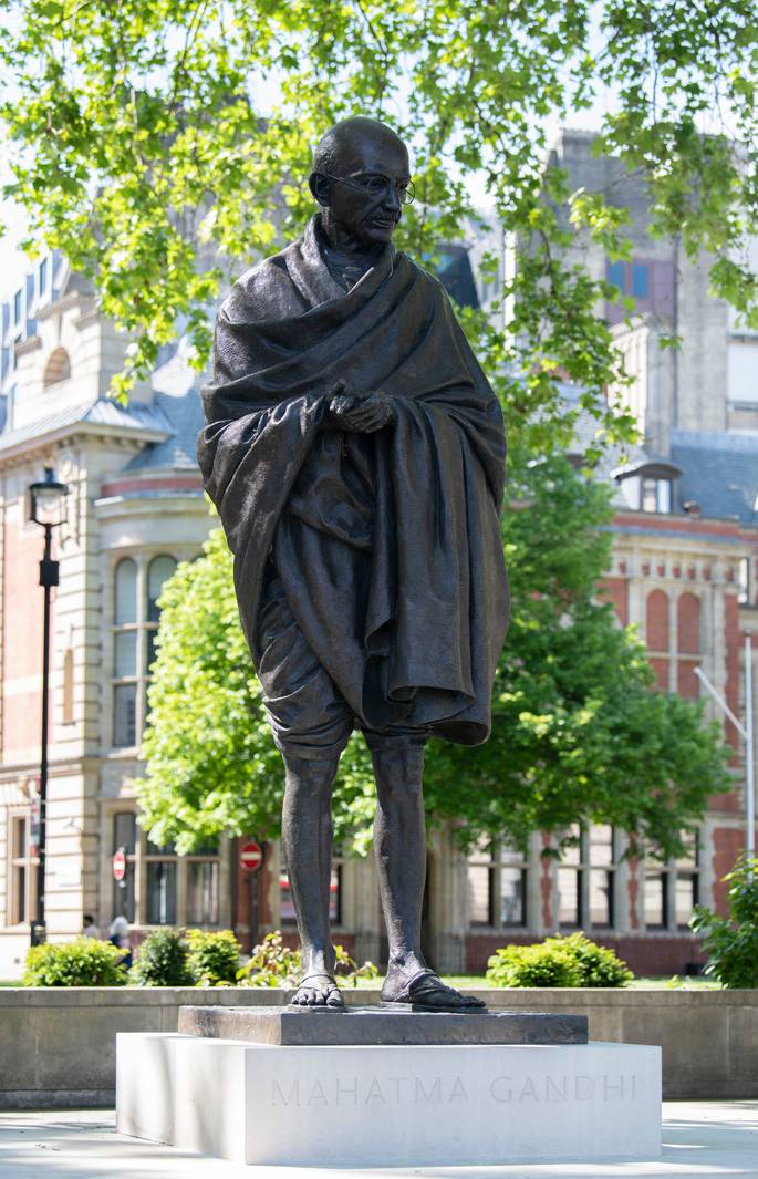 Mahatma Gandi statue
