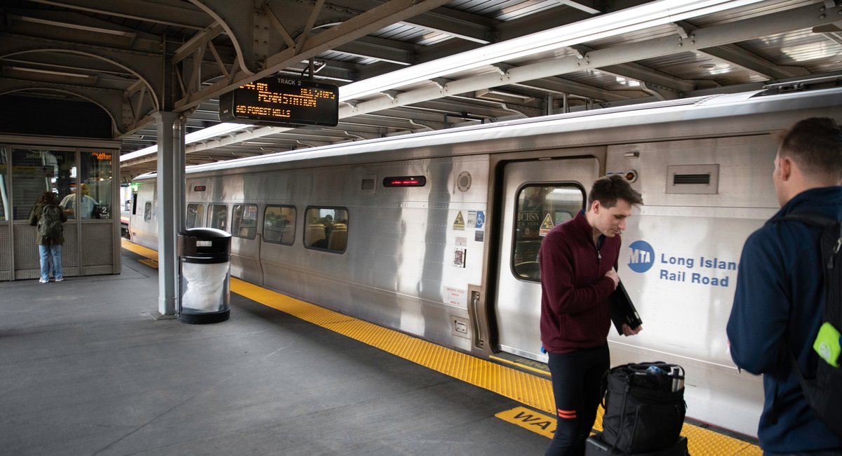 Photo of LIRR-Passagiere sind immer noch verärgert über den Umzug nach Jamaika, nachdem die Fahrpläne des MTA an die von Grand Central Madison angepasst wurden