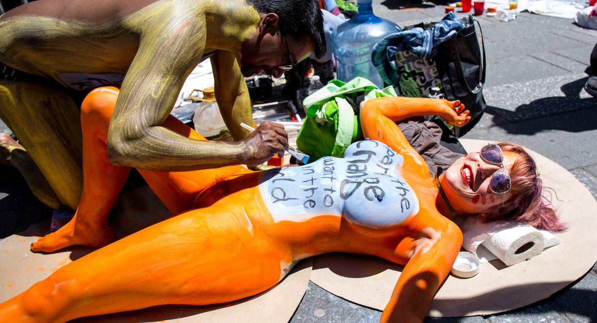 Nsfw Photos Dozens Of Totally Naked People Get Painted In -7003