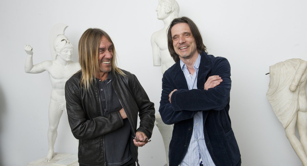 Iggy Pop poses nude for a life drawing class at New York 